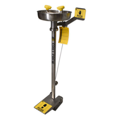 Eye/face wash station with foot treadle